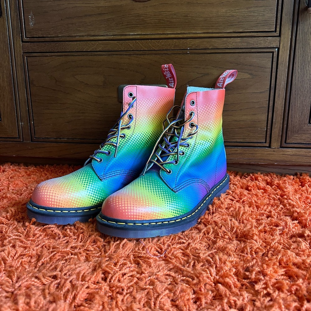 Rainbow Pascal Pride Dr. Martens, size M 11